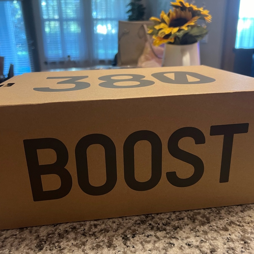 Adidas Yeezy Boost 380 - Alien Blue - Picture 6 of 13
